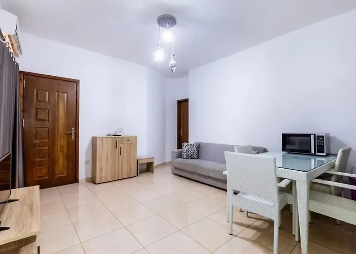 Spacious And Fully-equipped *